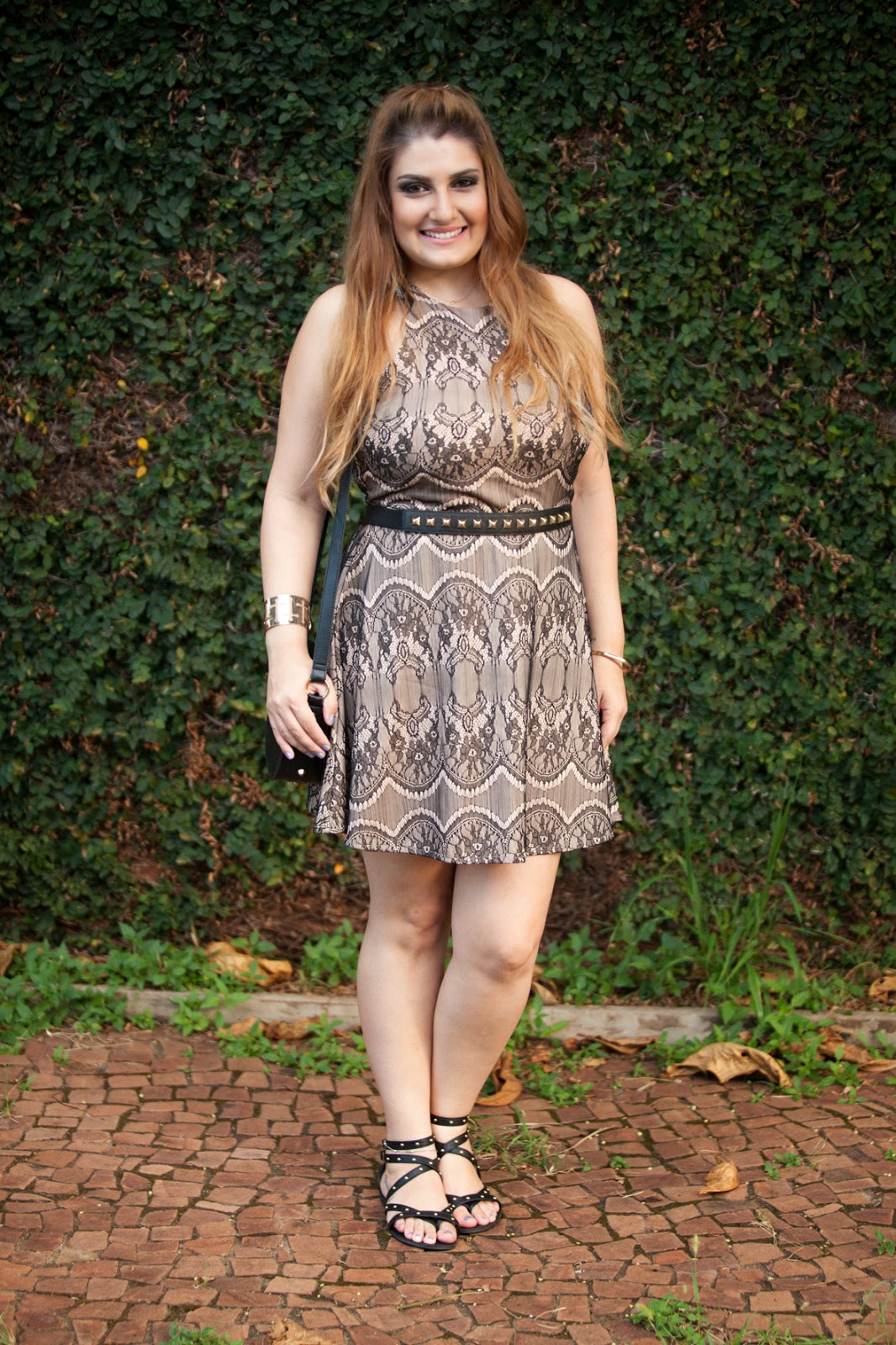 giovana quaglio, vestido nude, vestido de renda, h&m, studs