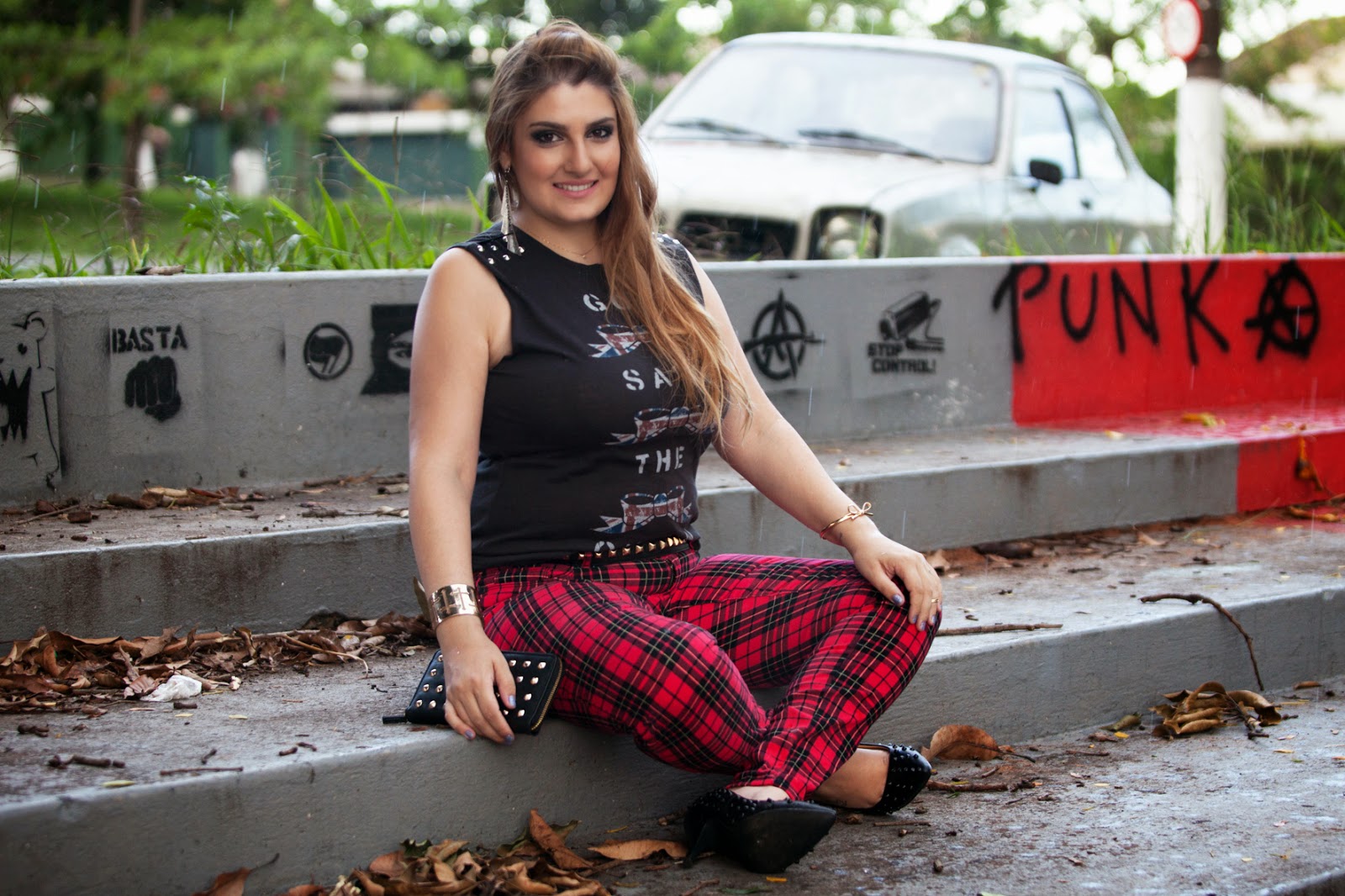 acho tendência, blog de moda, look do dia, look rocker, calça xadrez, tartan, spikes, tachinhas, punk, god save the queen, inglaterra, mogi mirim, mogi guaçu, campinas