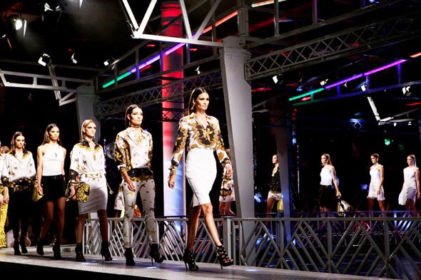 versace, riachuelo, spfw, desfile, acho tendencia, donatella versace, giovana quaglio, thassia naves, camila coutinho