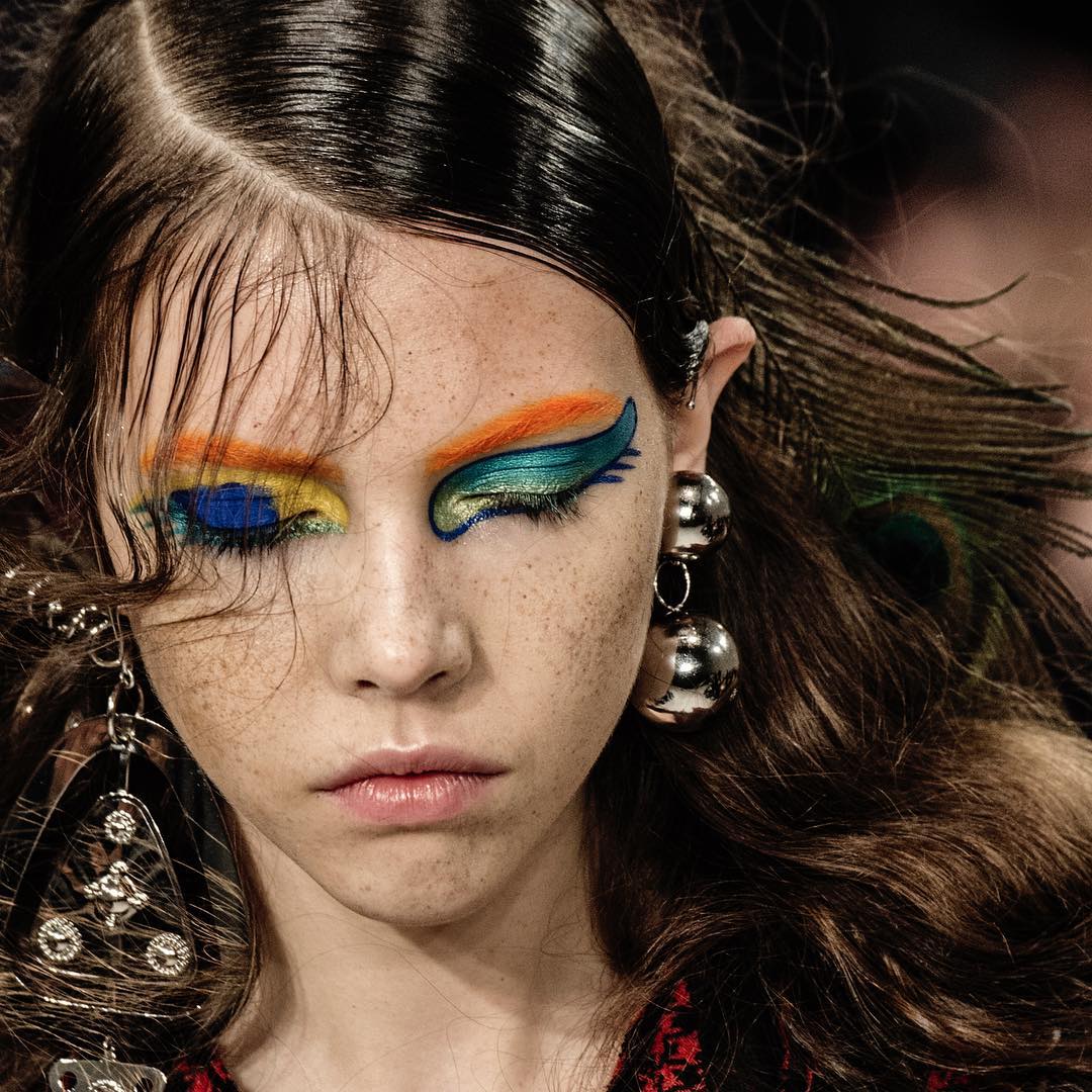 maison margiela, show, desfile, pfw, paris fashion week, make up, maquiagem, colorida