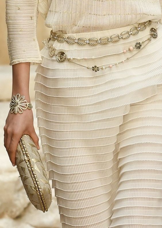 chanel, grécia, desfile, resort, 2017, 2018, paris, fotos, detalhes, look, modelos, cinto, clutch, jóias