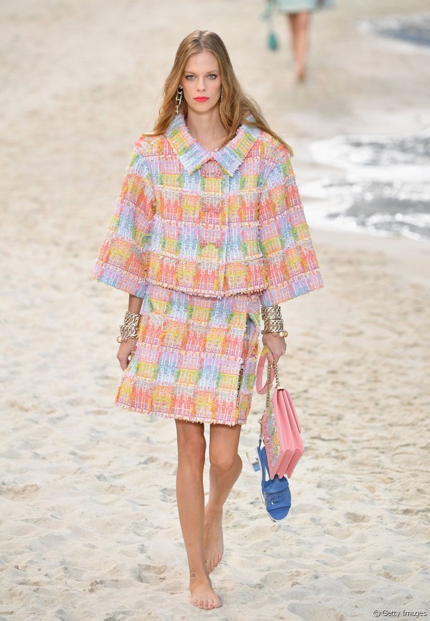 chanel, desfile, paris, verão, 2019, looks, praia, pamela anderson, karl lagerfeld