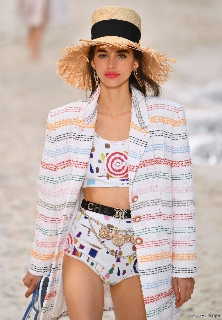 chanel, desfile, paris, verão, 2019, looks, praia, pamela anderson, karl lagerfeld