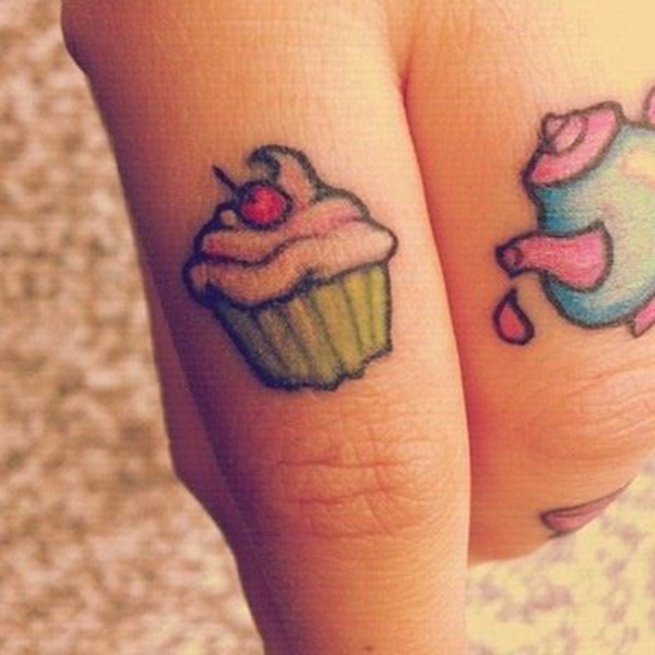 tatuagem no dedo, tattoo no dedo, ideias, fotos, tattoo, tatuagem, finger tattoo, cupcake