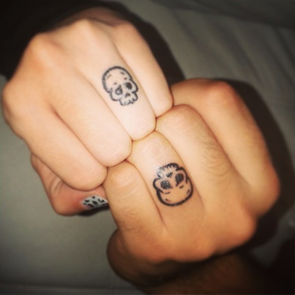 tatuagem no dedo, tattoo no dedo, ideias, fotos, tattoo, tatuagem, finger tattoo, caveira